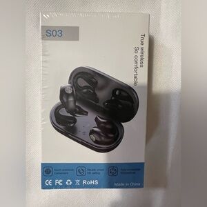 Portable wireless compact headphones Black iOS and android compatible NWT